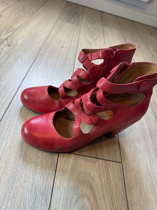 Miz Mooz Shoes - Miz Mooz Women's Cutout Leather Heels